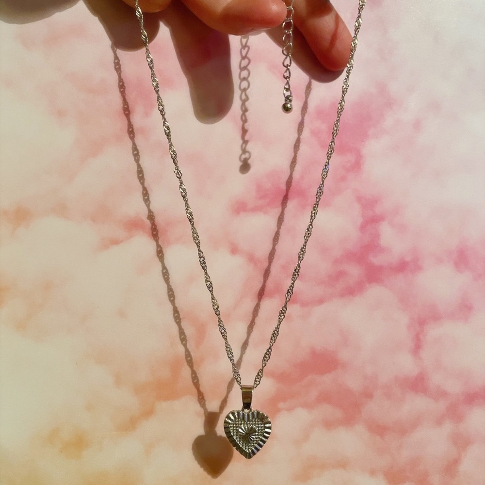 *SOLD* - Beautiful Silver Heart Necklace